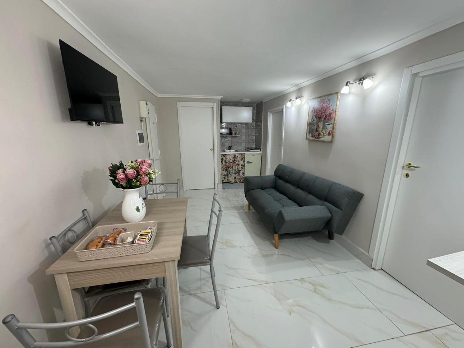 Camy Appartement Napels Buitenkant foto